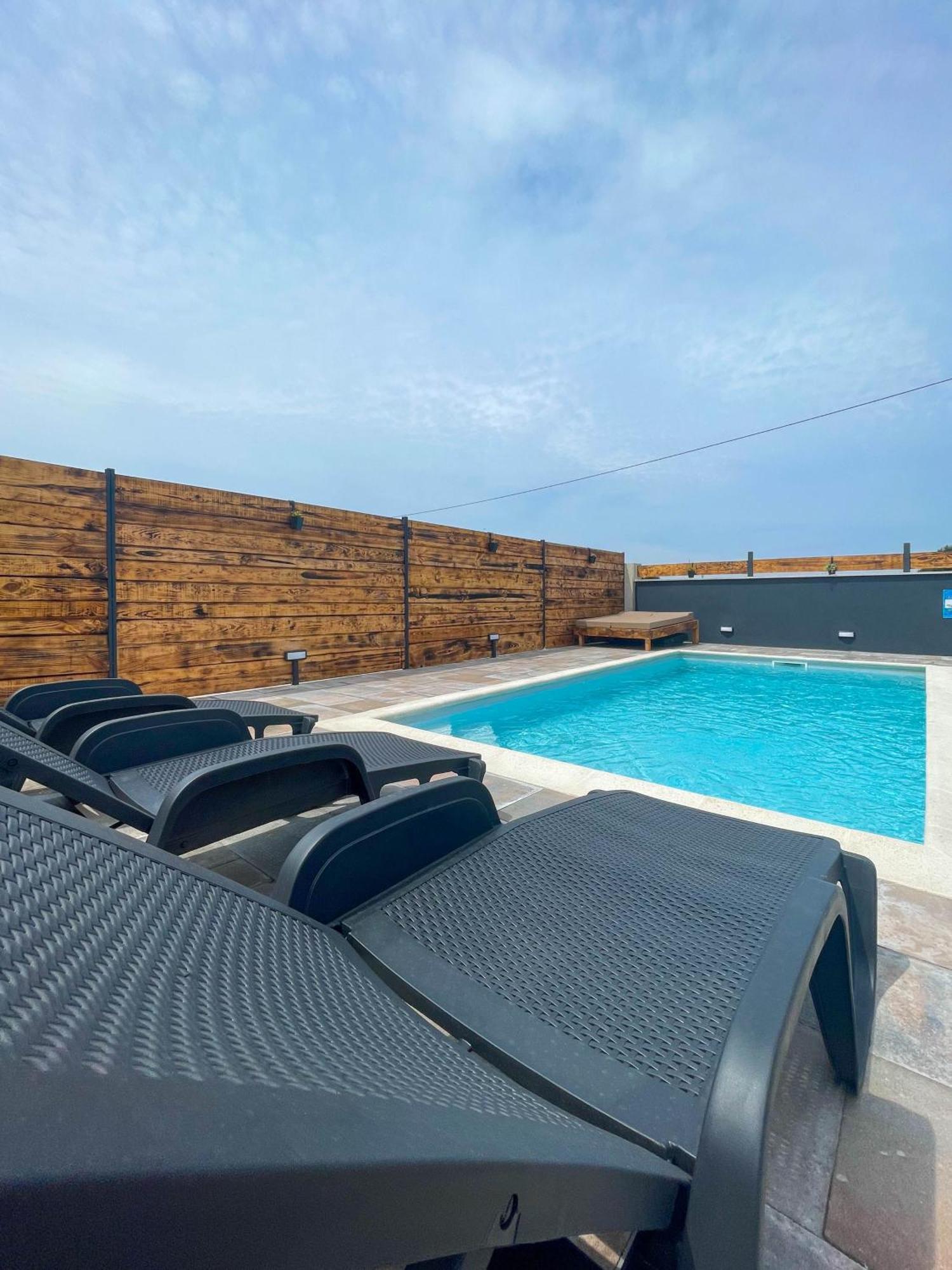 Villas Turisticas Del Noroeste บียานูเอบา เด อาโรซา ภายนอก รูปภาพ